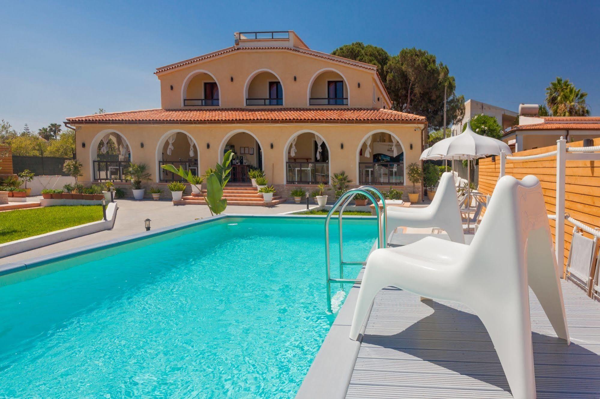 Villa Sunset B&B/Apartments Fontane Bianche Exterior foto